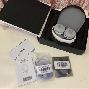 NWT✨ BOSE headphones